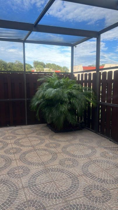 For Rent: $2,500 (3 beds, 2 baths, 1558 Square Feet)