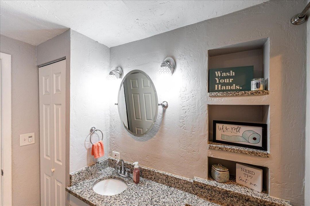 En Venta: $375,000 (3 camas, 2 baños, 1902 Pies cuadrados)