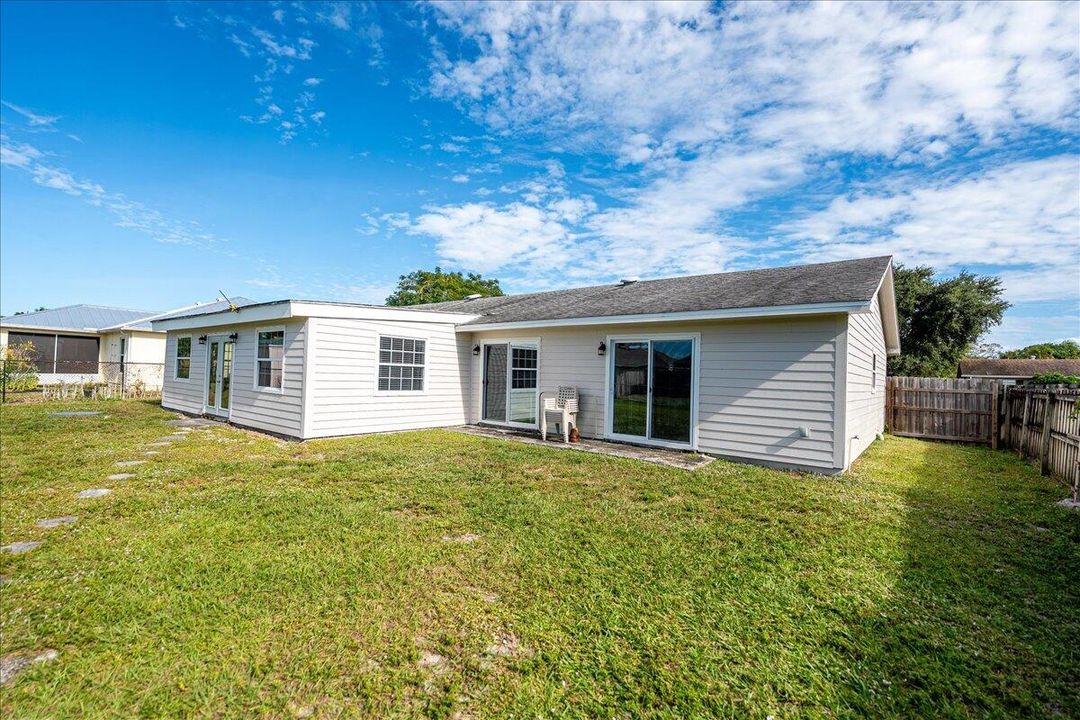 En Venta: $375,000 (3 camas, 2 baños, 1902 Pies cuadrados)