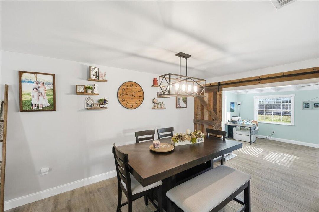 En Venta: $375,000 (3 camas, 2 baños, 1902 Pies cuadrados)