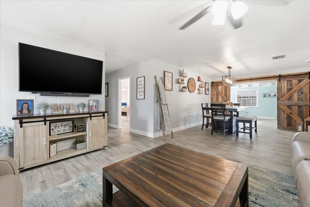 En Venta: $375,000 (3 camas, 2 baños, 1902 Pies cuadrados)