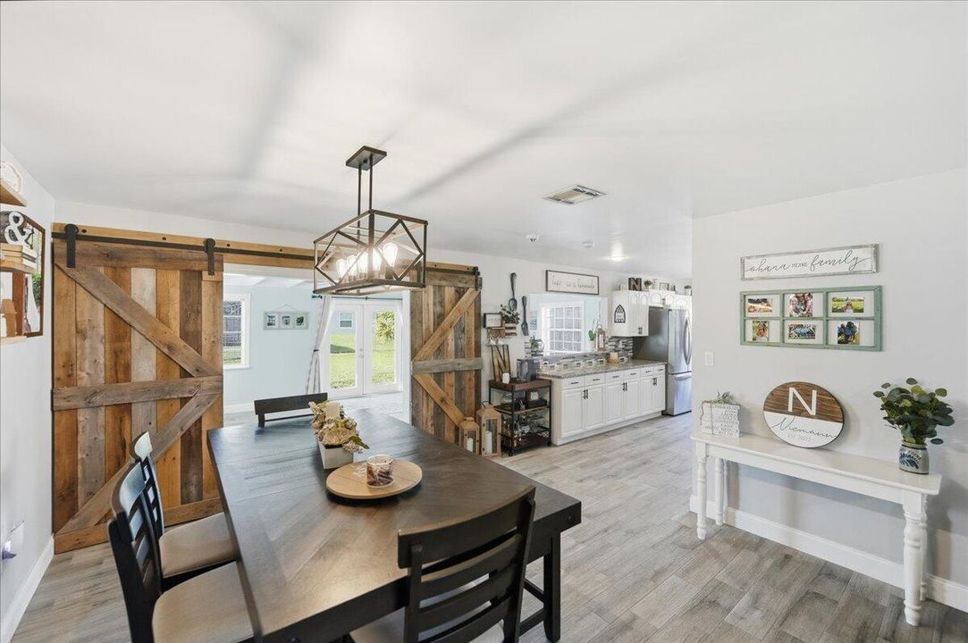 En Venta: $375,000 (3 camas, 2 baños, 1902 Pies cuadrados)