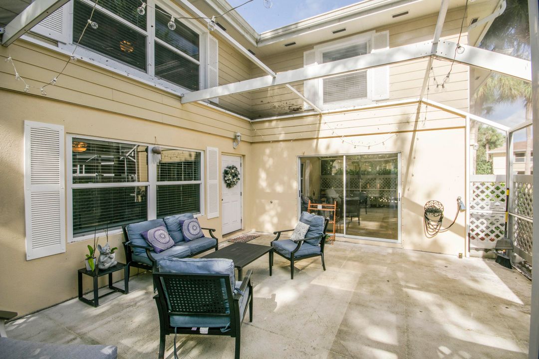 待售: $320,000 (2 贝兹, 2 浴室, 1374 平方英尺)