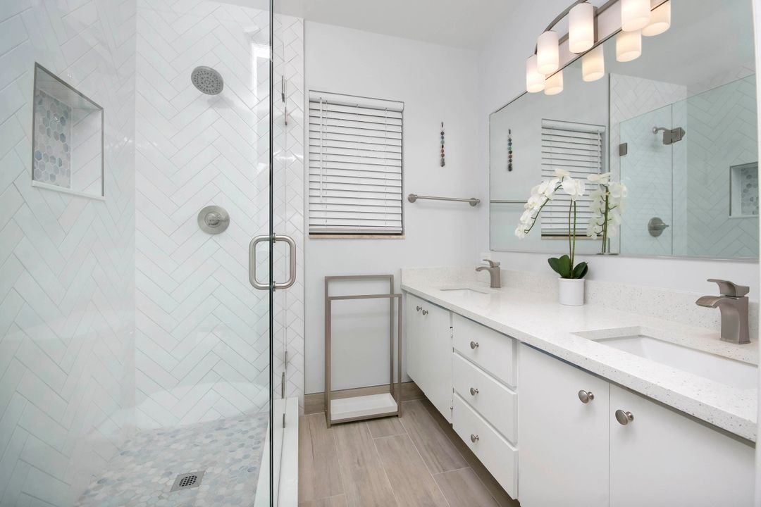 待售: $320,000 (2 贝兹, 2 浴室, 1374 平方英尺)