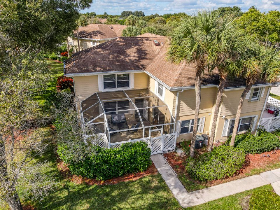 待售: $320,000 (2 贝兹, 2 浴室, 1374 平方英尺)