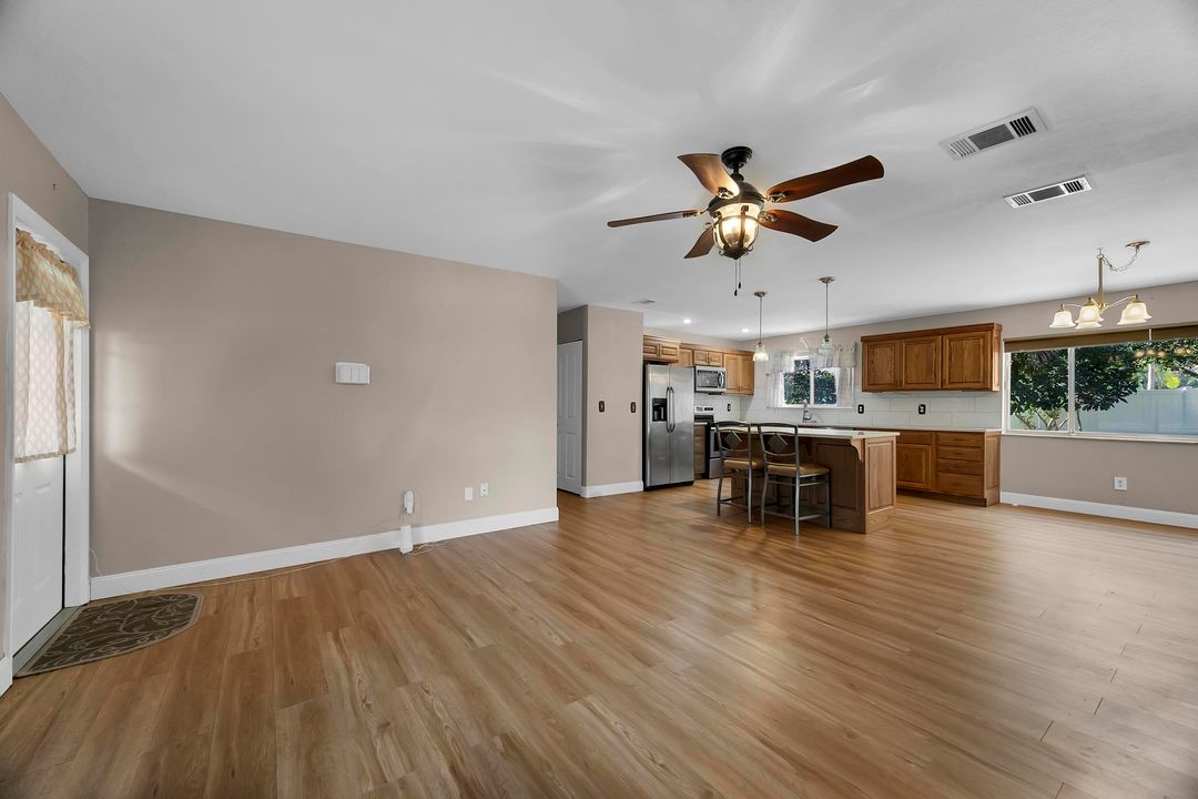 На продажу: $289,000 (3 спален, 2 ванн, 1440 Квадратных фут)