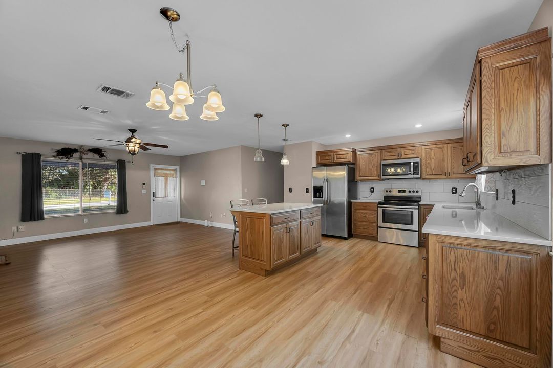 На продажу: $289,000 (3 спален, 2 ванн, 1440 Квадратных фут)