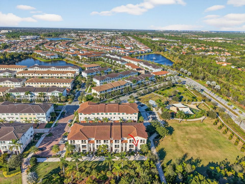 For Rent: $6,100 (4 beds, 3 baths, 2840 Square Feet)