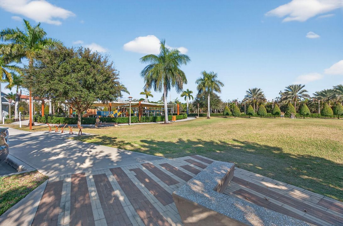 For Rent: $6,100 (4 beds, 3 baths, 2840 Square Feet)