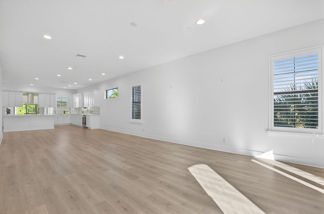 For Rent: $6,100 (4 beds, 3 baths, 2840 Square Feet)