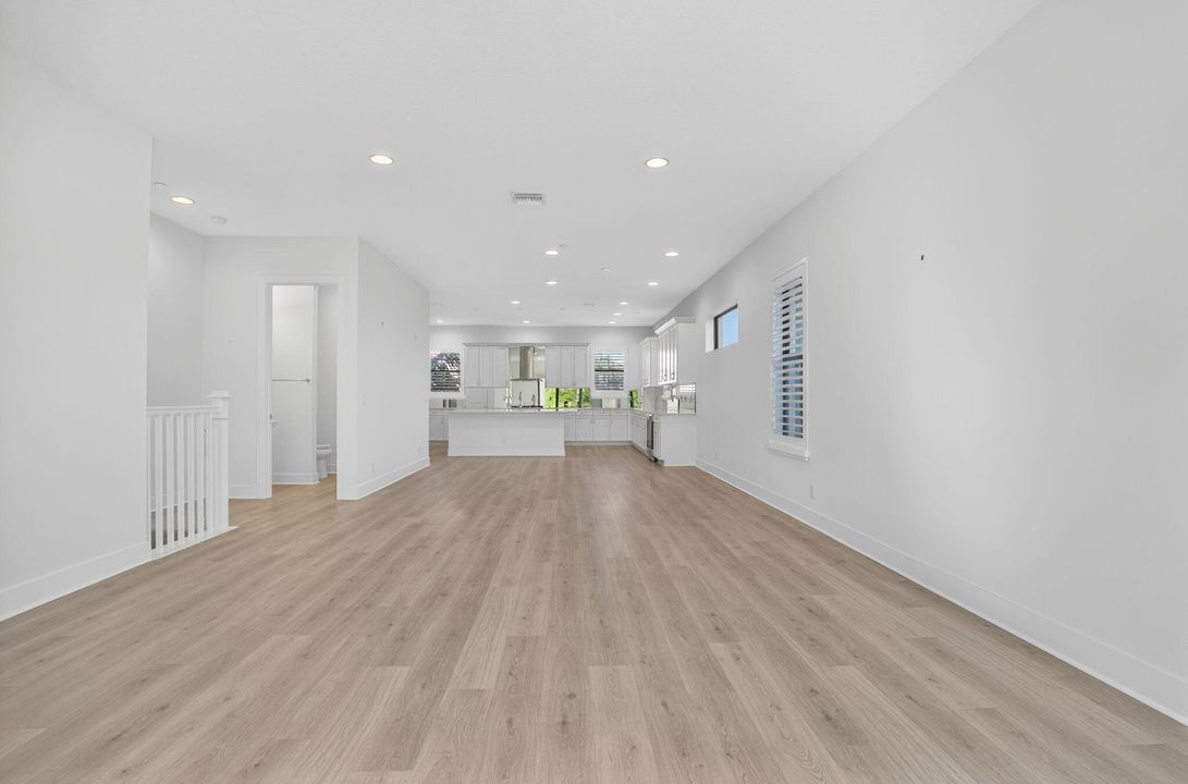 For Rent: $6,100 (4 beds, 3 baths, 2840 Square Feet)