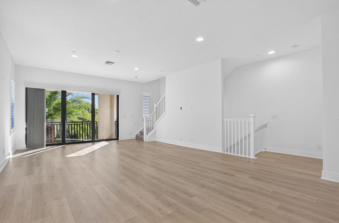 For Rent: $6,100 (4 beds, 3 baths, 2840 Square Feet)