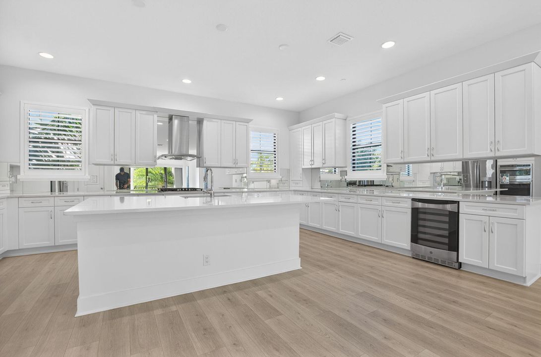 For Rent: $6,100 (4 beds, 3 baths, 2840 Square Feet)