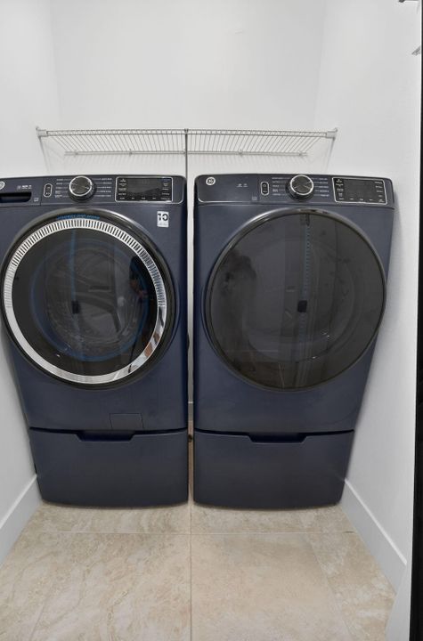 For Rent: $6,100 (4 beds, 3 baths, 2840 Square Feet)