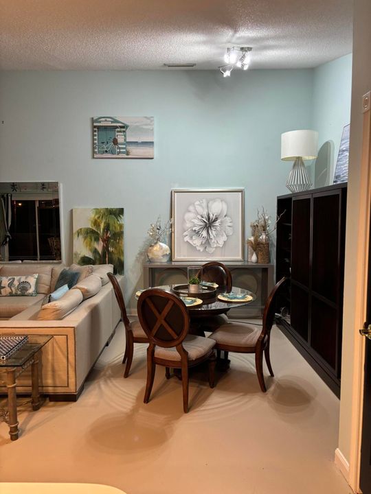 В аренду: $4,900 (2 спален, 2 ванн, 1152 Квадратных фут)