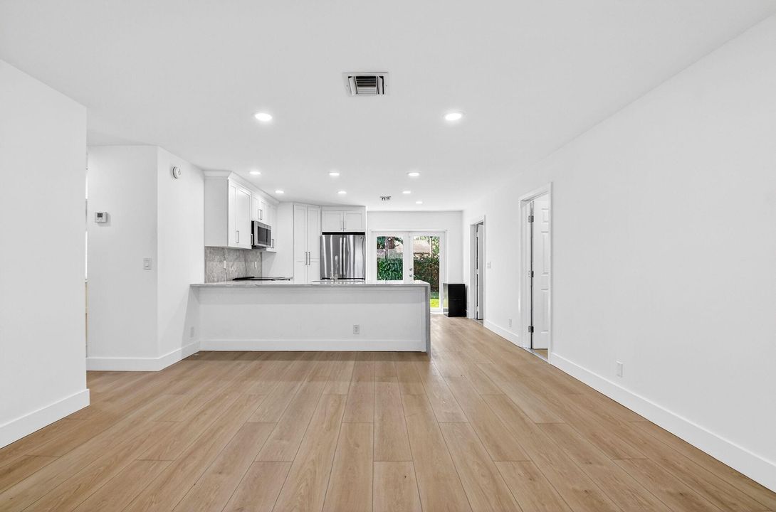 出租: $2,875 (3 贝兹, 2 浴室, 1188 平方英尺)