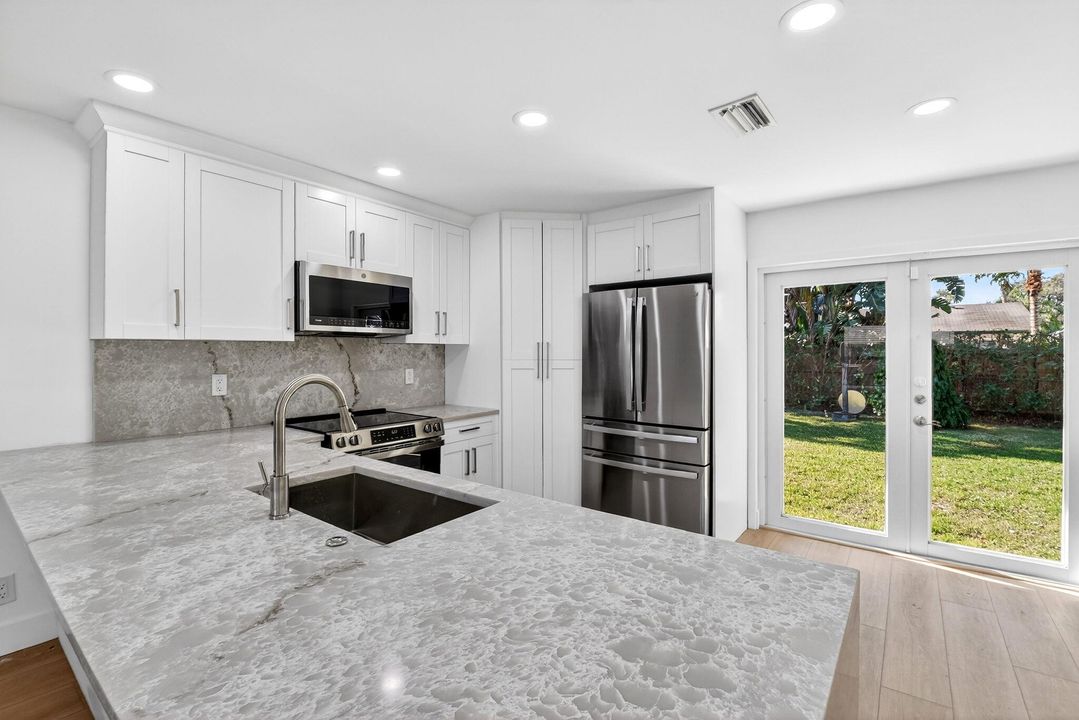 出租: $2,875 (3 贝兹, 2 浴室, 1188 平方英尺)