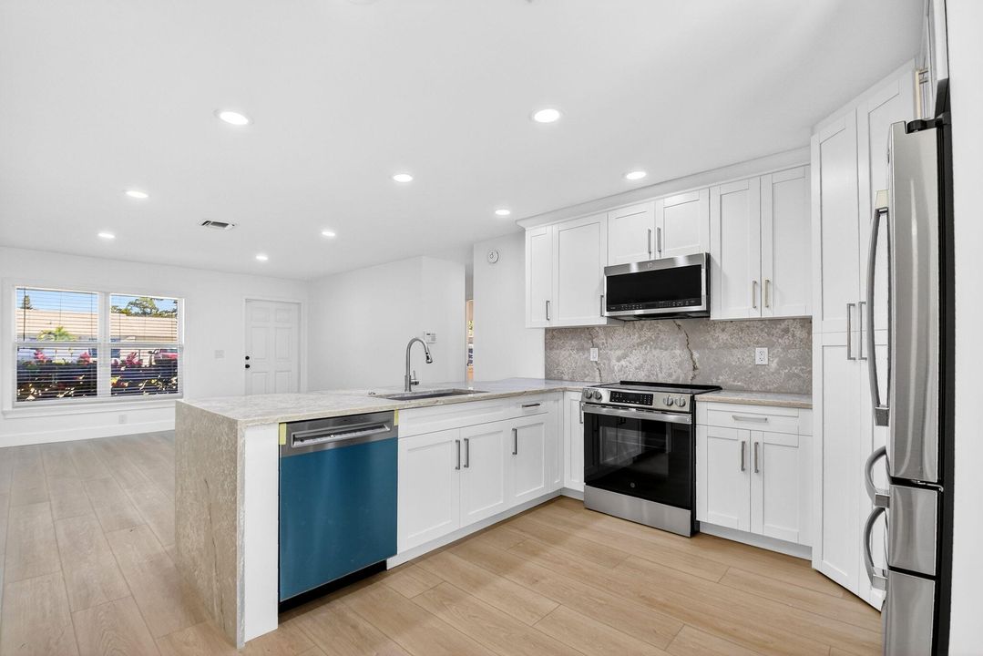 出租: $2,875 (3 贝兹, 2 浴室, 1188 平方英尺)