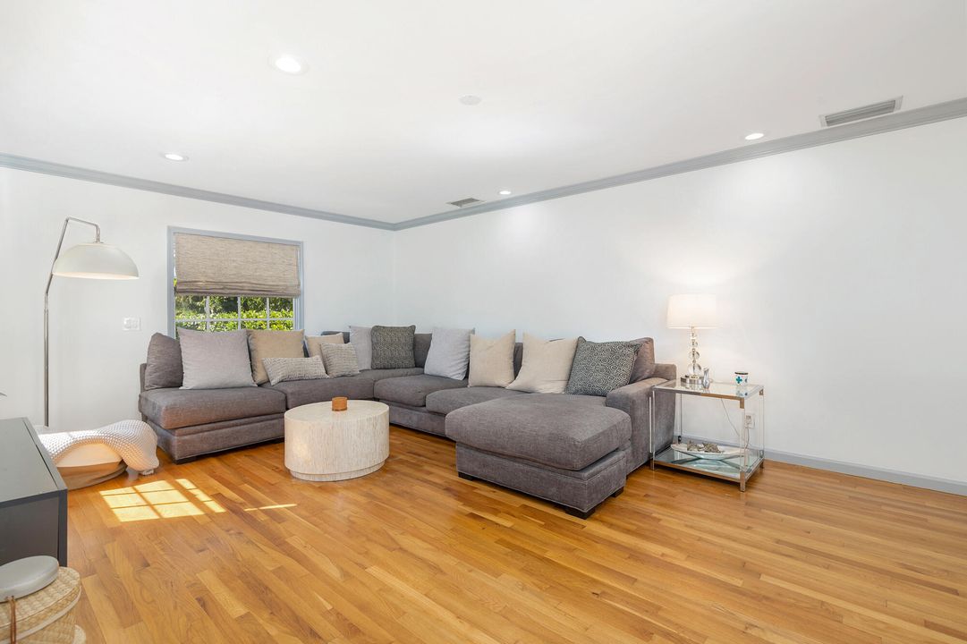 En Venta: $1,795,000 (3 camas, 2 baños, 1882 Pies cuadrados)