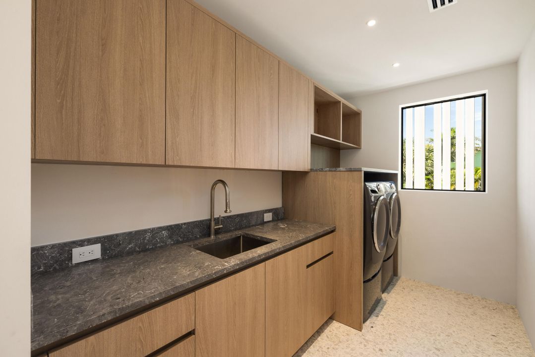 En Venta: $5,750,000 (4 camas, 4 baños, 3747 Pies cuadrados)