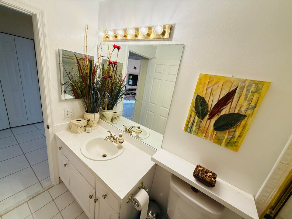 For Rent: $4,100 (3 beds, 2 baths, 1956 Square Feet)