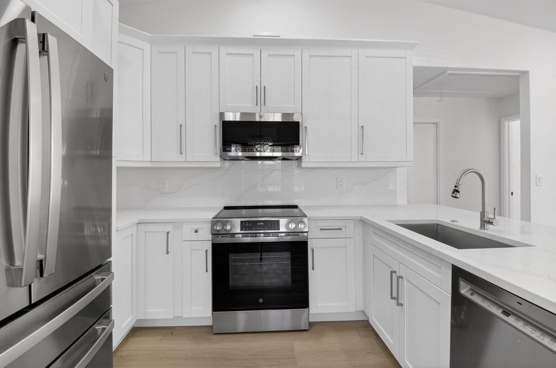 В аренду: $3,200 (3 спален, 2 ванн, 1190 Квадратных фут)