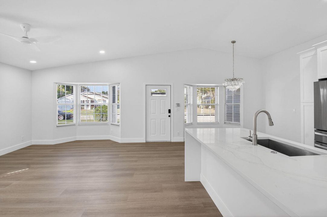 В аренду: $3,200 (3 спален, 2 ванн, 1190 Квадратных фут)