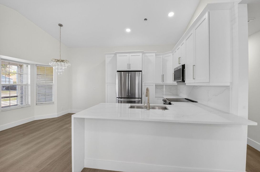 В аренду: $3,200 (3 спален, 2 ванн, 1190 Квадратных фут)