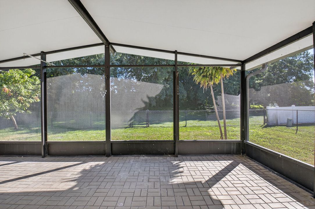 В аренду: $3,200 (3 спален, 2 ванн, 1190 Квадратных фут)