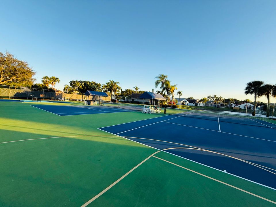 For Rent: $4,100 (3 beds, 2 baths, 1956 Square Feet)