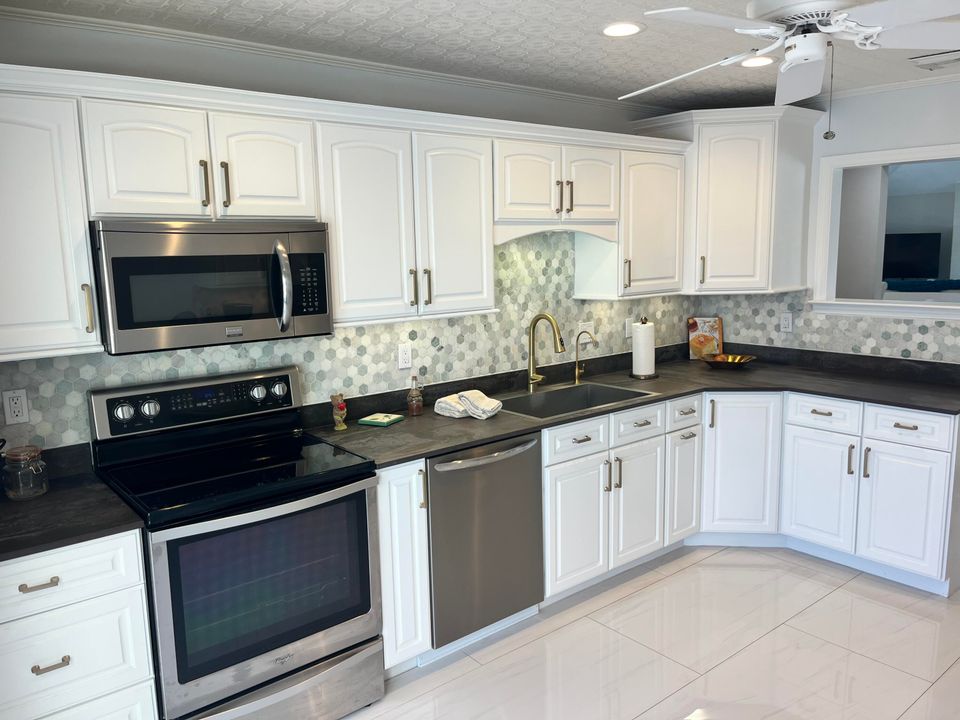 En Venta: $725,000 (3 camas, 2 baños, 2095 Pies cuadrados)