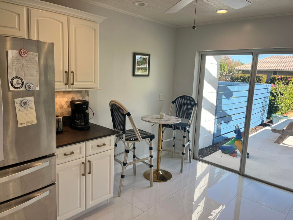 En Venta: $725,000 (3 camas, 2 baños, 2095 Pies cuadrados)