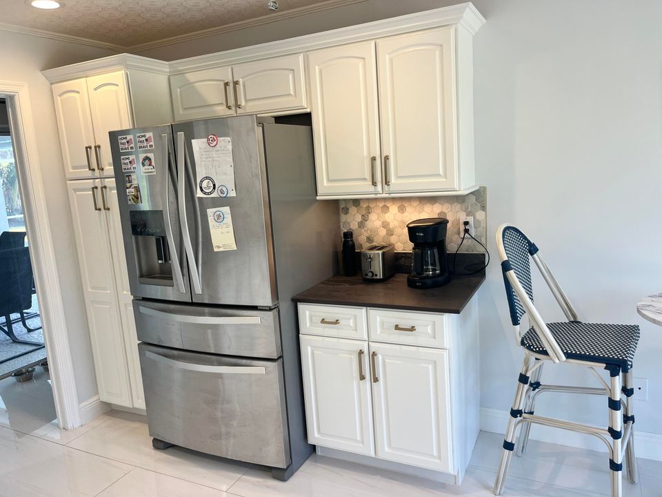 En Venta: $725,000 (3 camas, 2 baños, 2095 Pies cuadrados)