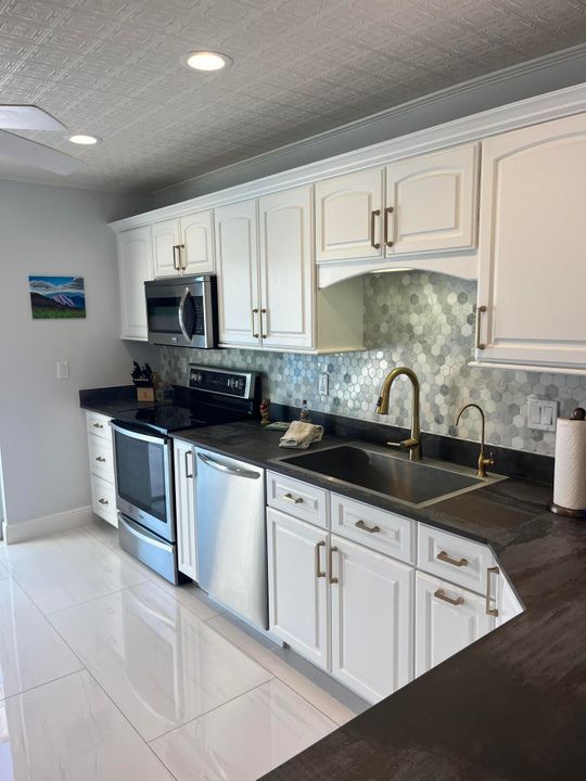 En Venta: $725,000 (3 camas, 2 baños, 2095 Pies cuadrados)