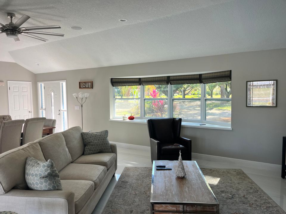 En Venta: $725,000 (3 camas, 2 baños, 2095 Pies cuadrados)