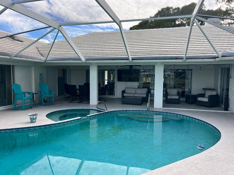 En Venta: $725,000 (3 camas, 2 baños, 2095 Pies cuadrados)