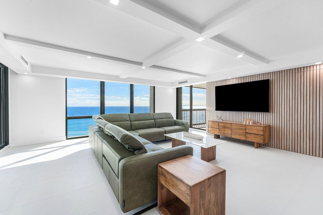 En Venta: $1,950,000 (3 camas, 3 baños, 2139 Pies cuadrados)