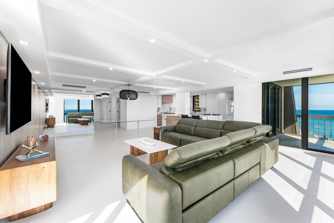 En Venta: $1,950,000 (3 camas, 3 baños, 2139 Pies cuadrados)