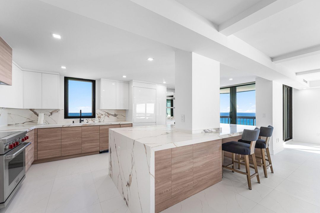 En Venta: $1,950,000 (3 camas, 3 baños, 2139 Pies cuadrados)