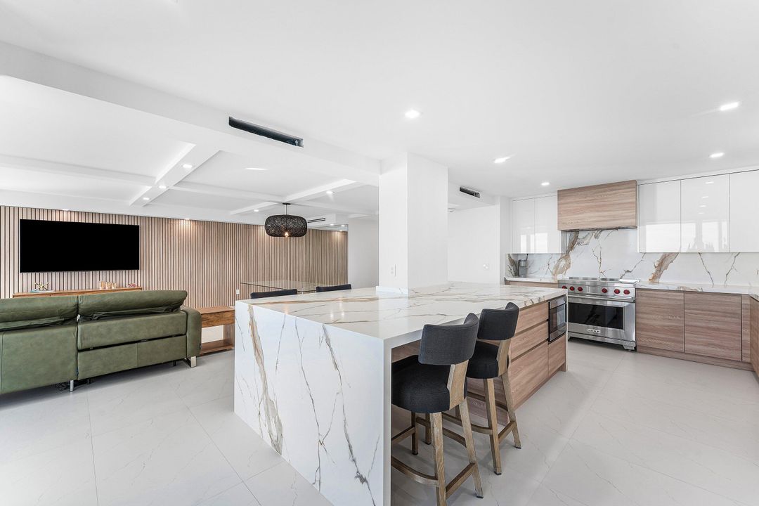 En Venta: $1,950,000 (3 camas, 3 baños, 2139 Pies cuadrados)