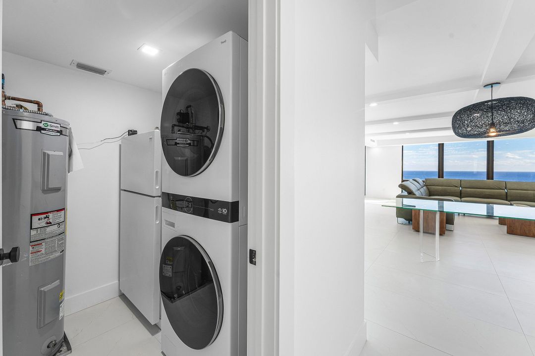 En Venta: $1,950,000 (3 camas, 3 baños, 2139 Pies cuadrados)