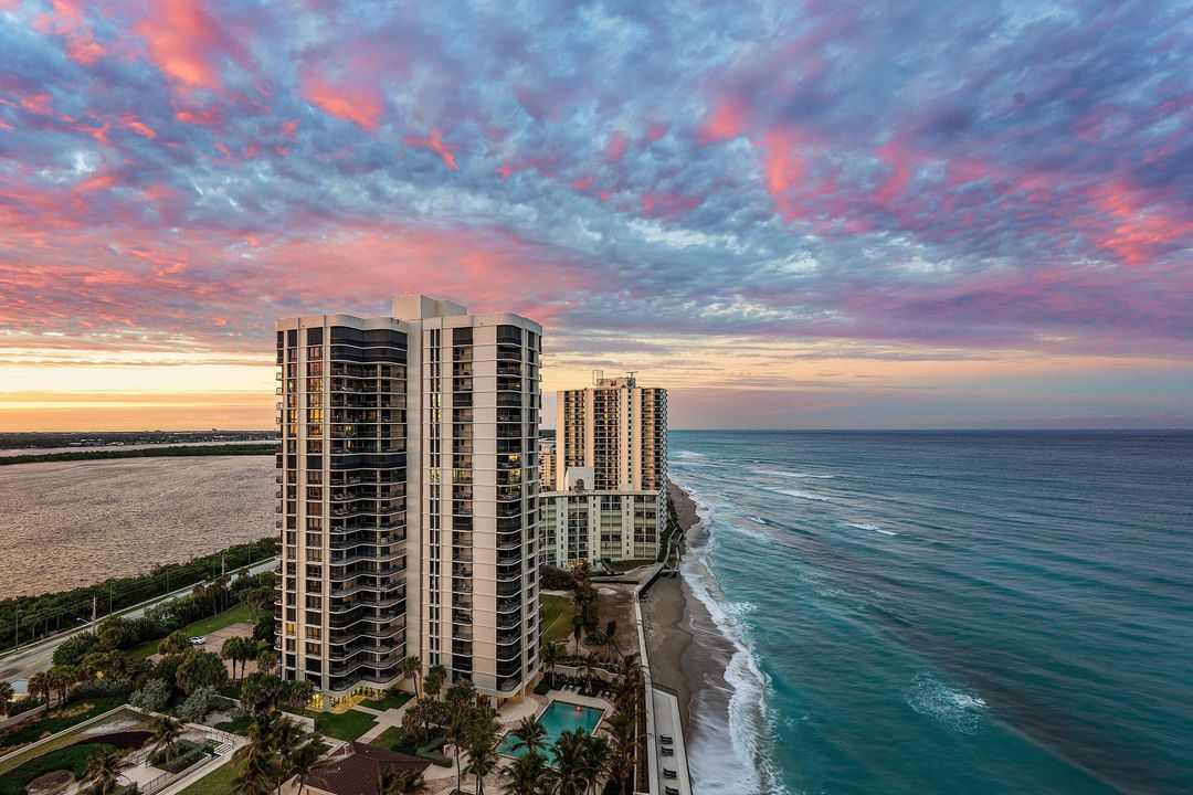 En Venta: $1,950,000 (3 camas, 3 baños, 2139 Pies cuadrados)