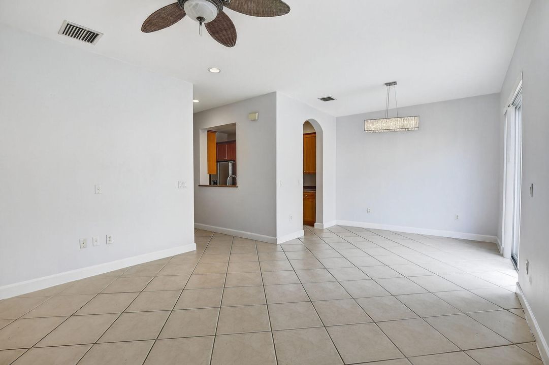 出租: $3,500 (4 贝兹, 3 浴室, 1952 平方英尺)