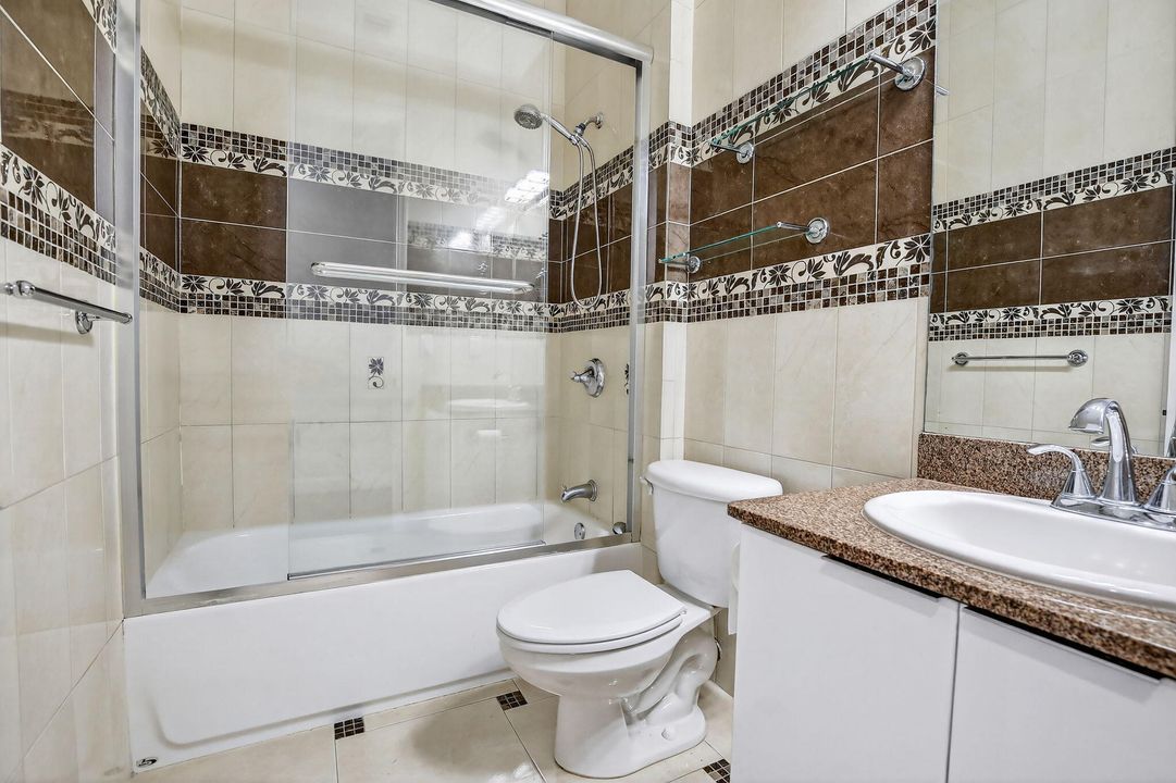 出租: $3,500 (4 贝兹, 3 浴室, 1952 平方英尺)