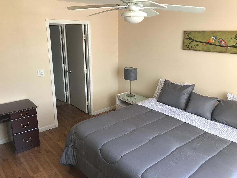 For Rent: $1,650 (1 beds, 1 baths, 676 Square Feet)