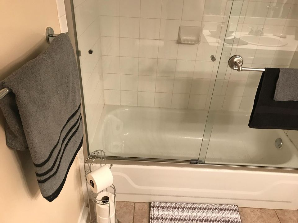 For Rent: $1,650 (1 beds, 1 baths, 676 Square Feet)