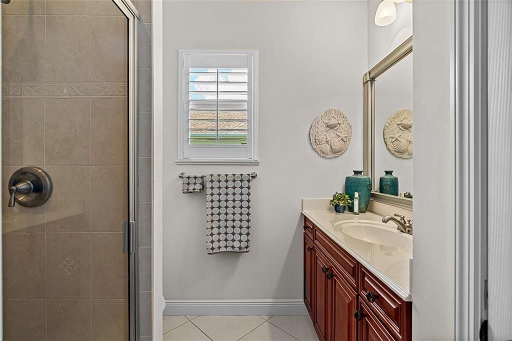 For Sale: $575,000 (3 beds, 2 baths, 1711 Square Feet)