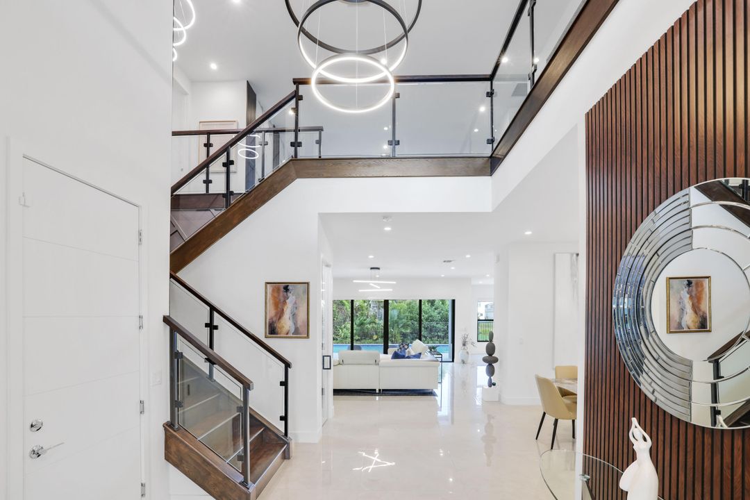 For Sale: $3,099,000 (5 beds, 6 baths, 5378 Square Feet)