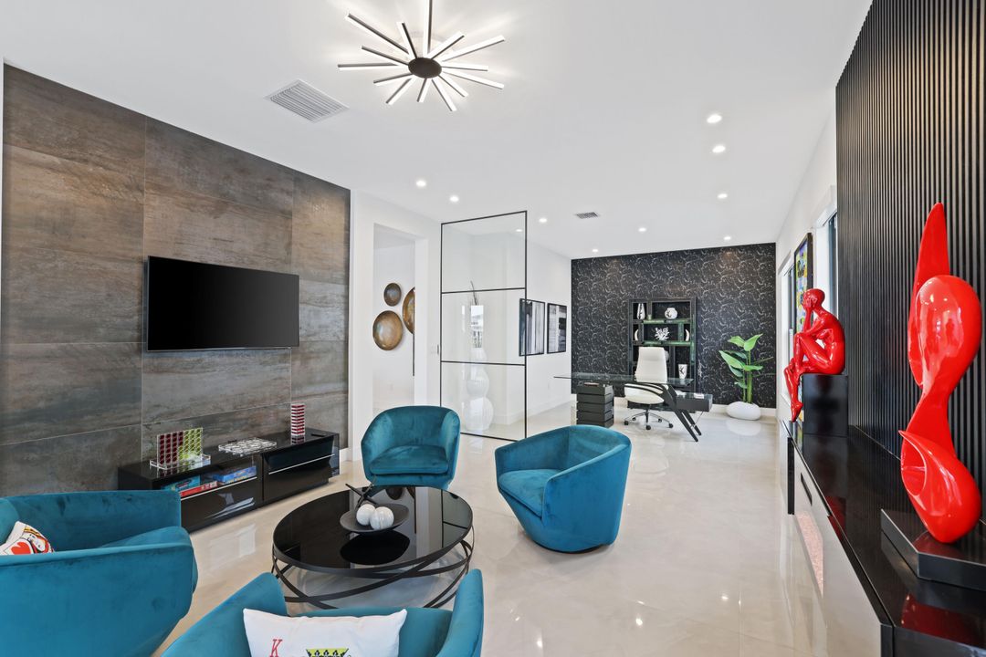 For Sale: $3,099,000 (5 beds, 6 baths, 5378 Square Feet)