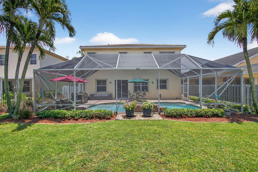 For Sale: $789,900 (4 beds, 3 baths, 2641 Square Feet)